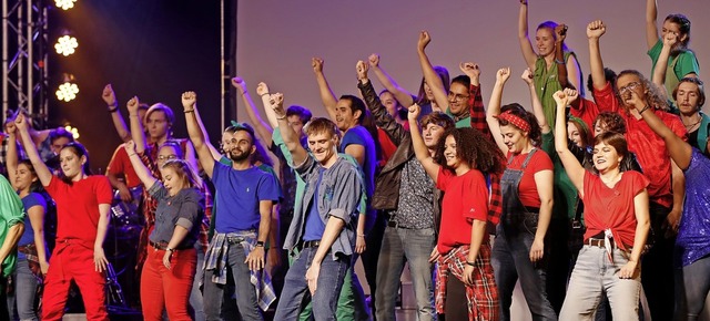 Sie animieren die Besucher dazu, eine ... Donauhallen eine grandiose Show ab.    | Foto:  Roger Mller