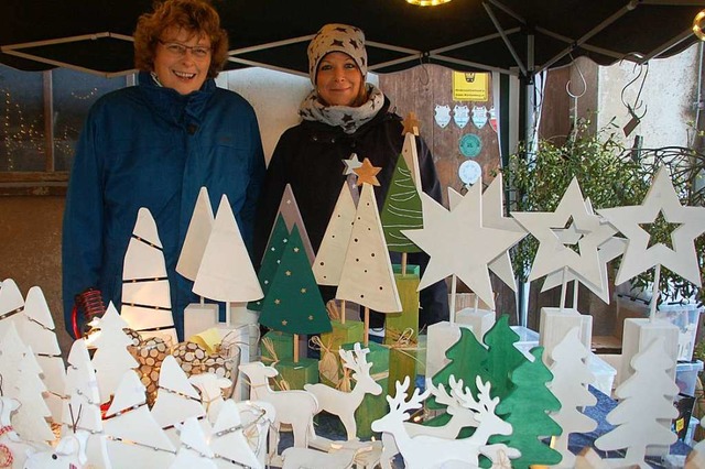 Die vielen Weihnachtsartikel in  Adelh...ie Vorfreude bei den Besuchern wecken.  | Foto: Petra Wunderle