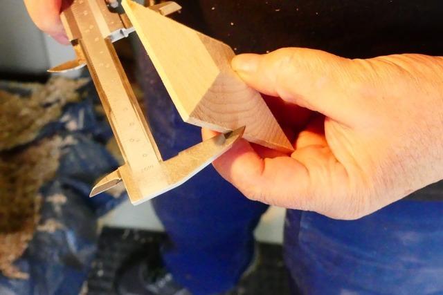 Ein Inzlinger fertigt seit 30 Jahren Scheiben für das Scheibenschlagen