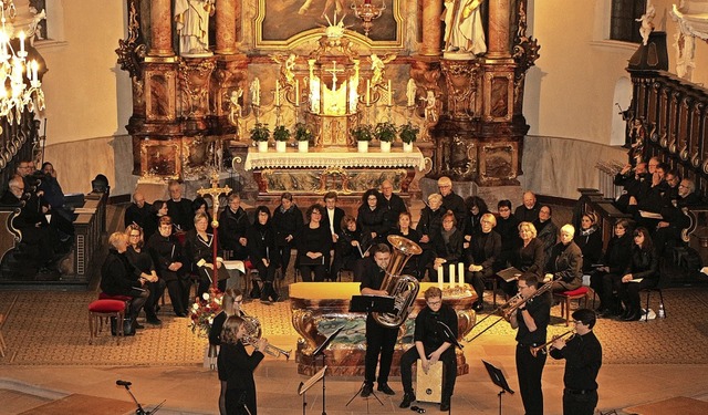 Kirchenkonzert mit Chren und Blseren... Sonntag in der Riegeler Pfarrkirche.   | Foto: Helmut Hassler