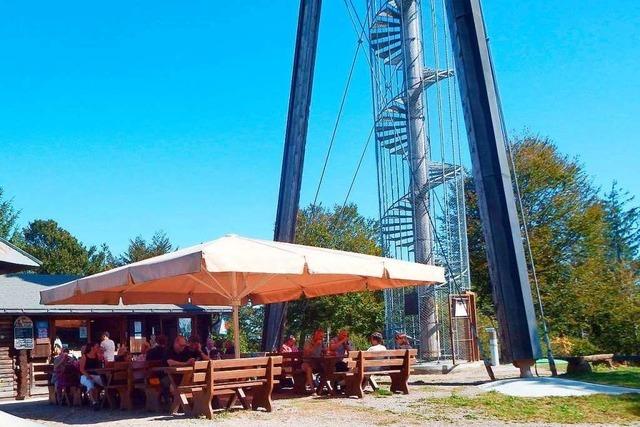 Am Gugelturm auf dem Hotzenwald werden zwei Jubilen gefeiert