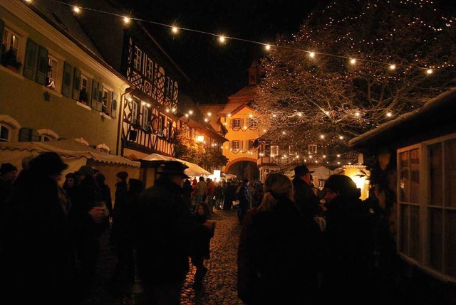 Adventstreiben fr Jung und Alt in der historischen Altstadt von Burkheim  | Foto: Benjamin Bohn