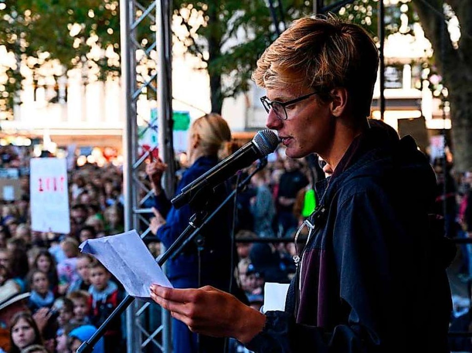 Aaron Honisch hielt eine Rede bei der letzten Demo.  | Foto: privat