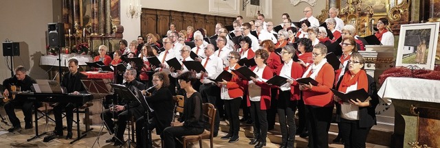 Der katholische Kirchenchor Wyhl begei...m mit Instrumentalisten und Solisten.   | Foto: Jrgen Schweizer