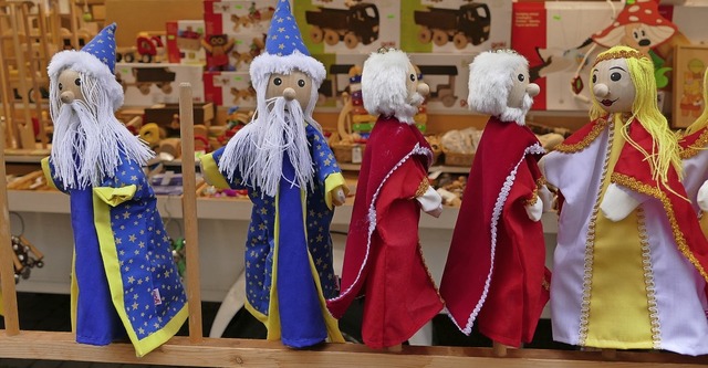 Auch diese schnen Kasperpuppen wartet...m Kanderner Sptjahrmarkt auf Kufer.   | Foto: Victoria Langelott