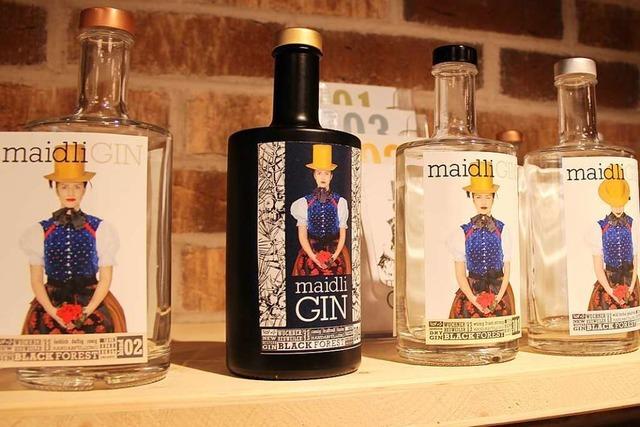 Maidli Gin ldt zur Adventsfeier mit Glh-Gin und Grillwurst nach Heuweiler