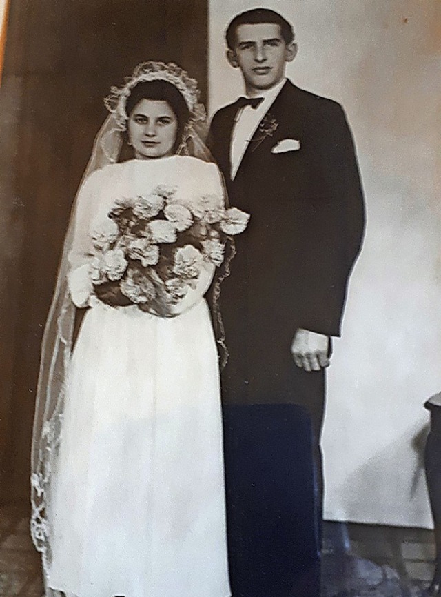 Der Anfang einer 70-jhrigen Ehe: Erika und August Herzog am 22. November 1949.   | Foto: Privat
