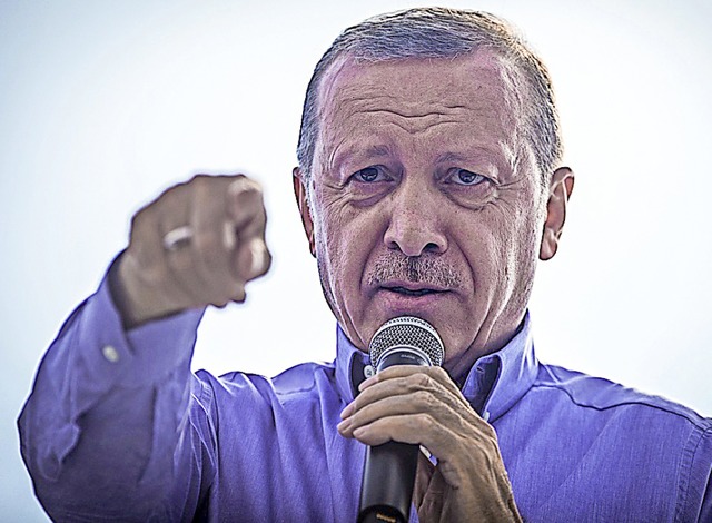 Lsst Gegner auch im Ausland suchen: der trkische Prsident Erdogan   | Foto: Oliver Weiken