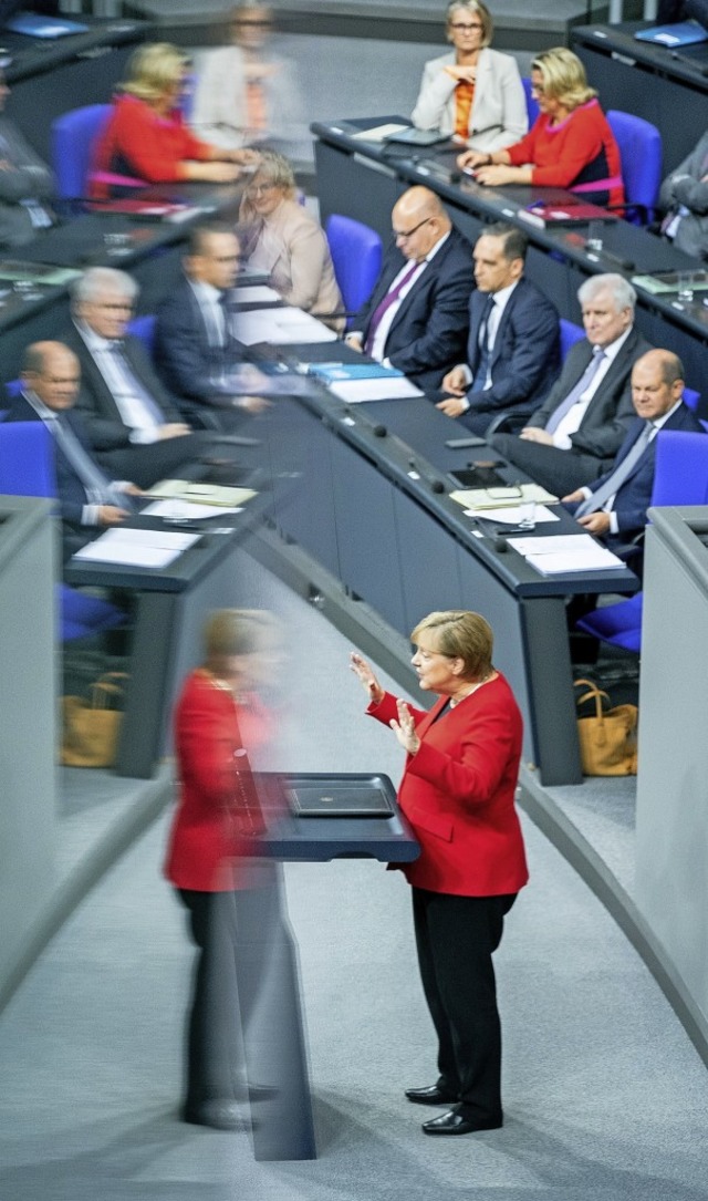 Bundeskanzlerin Angela Merkel  spricht whrend der Generaldebatte.  | Foto: Kay Nietfeld (dpa)