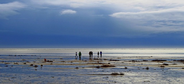 Ist das dieses Hygge? Frieren am Strand  | Foto: Andie_Alpion  (stock.adobe.com)