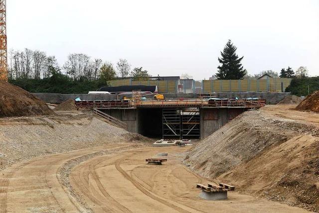 Rundgang auf der Baustelle des Landesgartenschaugelndes in Neuenburg