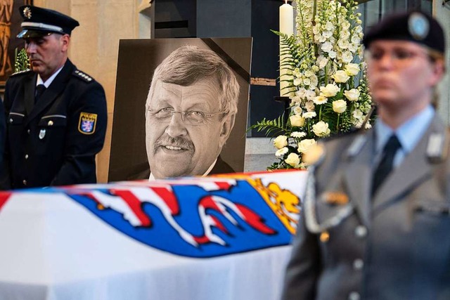 Die Beerdigung des ermordeten CDU-Politikers Walter Lbcke  | Foto: Swen Pfrtner (dpa)