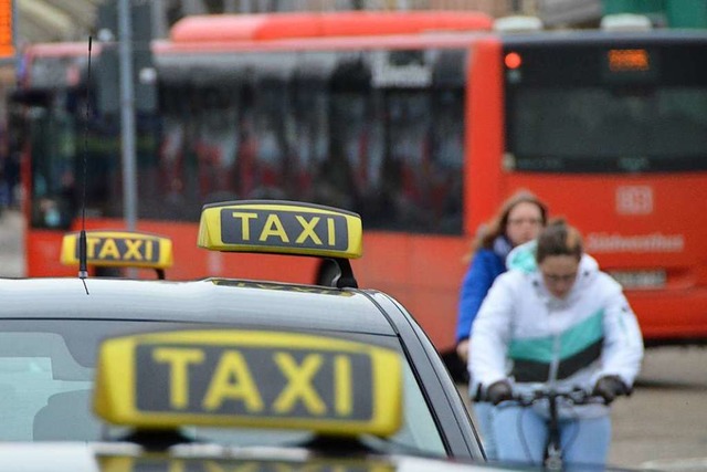 Renommierte Offenburger Taxi-Unternehm...r zeitgem sei das Abrechnungssystem.  | Foto: Helmut Seller