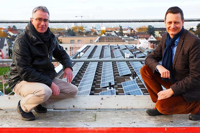 Groe Photovoltaikanlagen, wie die auf...Andreas Heiler von der Woge berzeugt.  | Foto: Herbert Frey