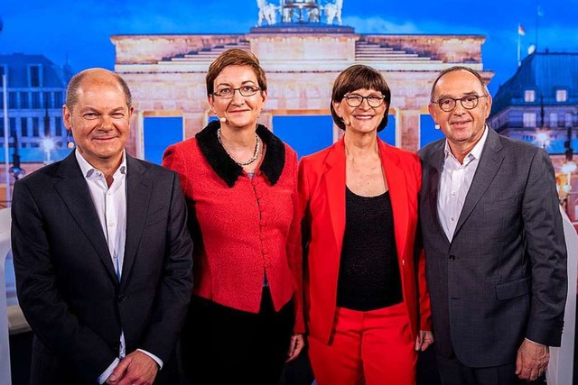 Die Kandidaten-Duos fr den SPD-Vorsit...rbert Walter-Borjans und Saskia Esken.  | Foto: Kay Nietfeld (dpa)