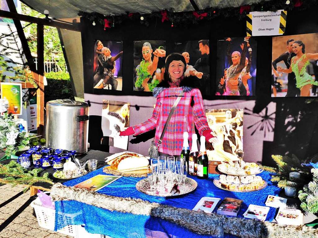 Strahlender Sonnenschein tauchte den Christkindlemarkt in goldenes Winterlicht.