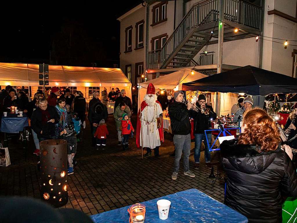 In Horben, Slden, Norsingen, Schallstadt, Pfaffenweiler und Merzhausen fanden Weihnachtsmrkte statt.