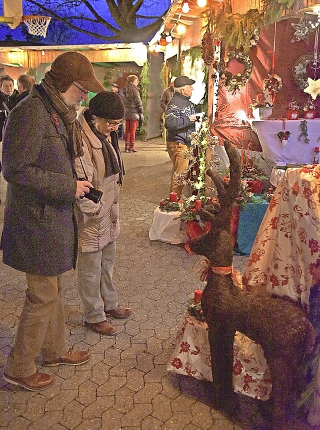 Gut besucht war der Weihnachtsmarkt in Reute am vergangenen Samstag.  | Foto: Benedikt Sommer