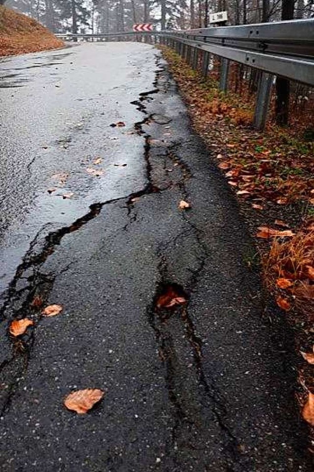 Die Strae von Waldkirch auf den Kande...weg in solch einem  desolaten Zustand.  | Foto: ZVG