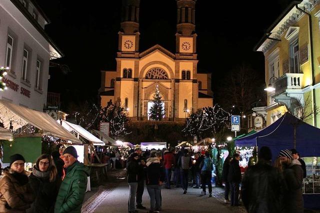 Nikolaus, Kutschfahrt, Tanz und Gesang bietet der Todtnauer Weihnachtsmarkt