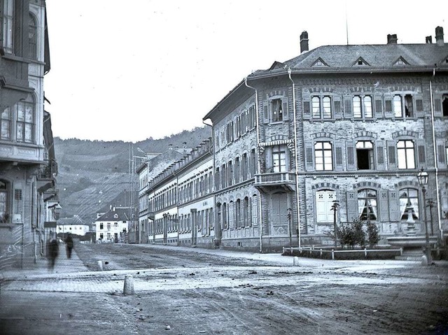 Den Blick vom Fahnenbergplatz (rechts ... bestandene Schlossberg zu erkennen.    | Foto: Gottlieb Theodor Hase, Stadtarchiv Freiburg M75/13/926