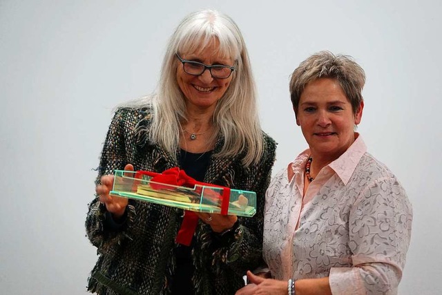 Rektorin Renate Maier verabschiedet Monika Zluhan (rechts).  | Foto: Hans Jrgen Hege