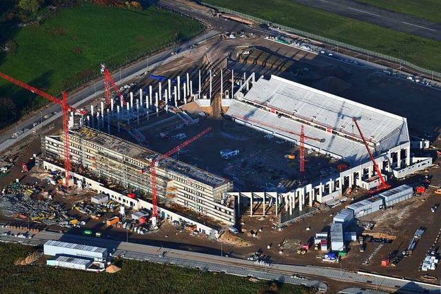Die Rohbauarbeiten sind weitgehend abg...onzept frs Stadion wird noch gefeilt.  | Foto: Erich Meyer