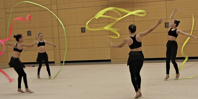 Mit einem Show-Act prsentierten sich ... die vielen Trainingseinheiten lohnen.  | Foto: Reinhard Herbrig