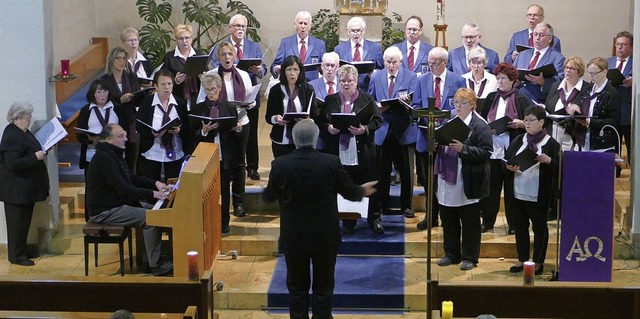 Viel Beifall erhielt die Chorgemeinsch...dventskonzert in der Herz-Jesu-Kirche.  | Foto: Hrvoje Miloslavic