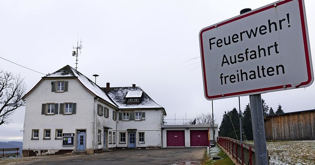 Wie geht es mit dem  Schwrzenbacher Schul- und Feuerwehrhaus weiter?   | Foto: Tanja Bury