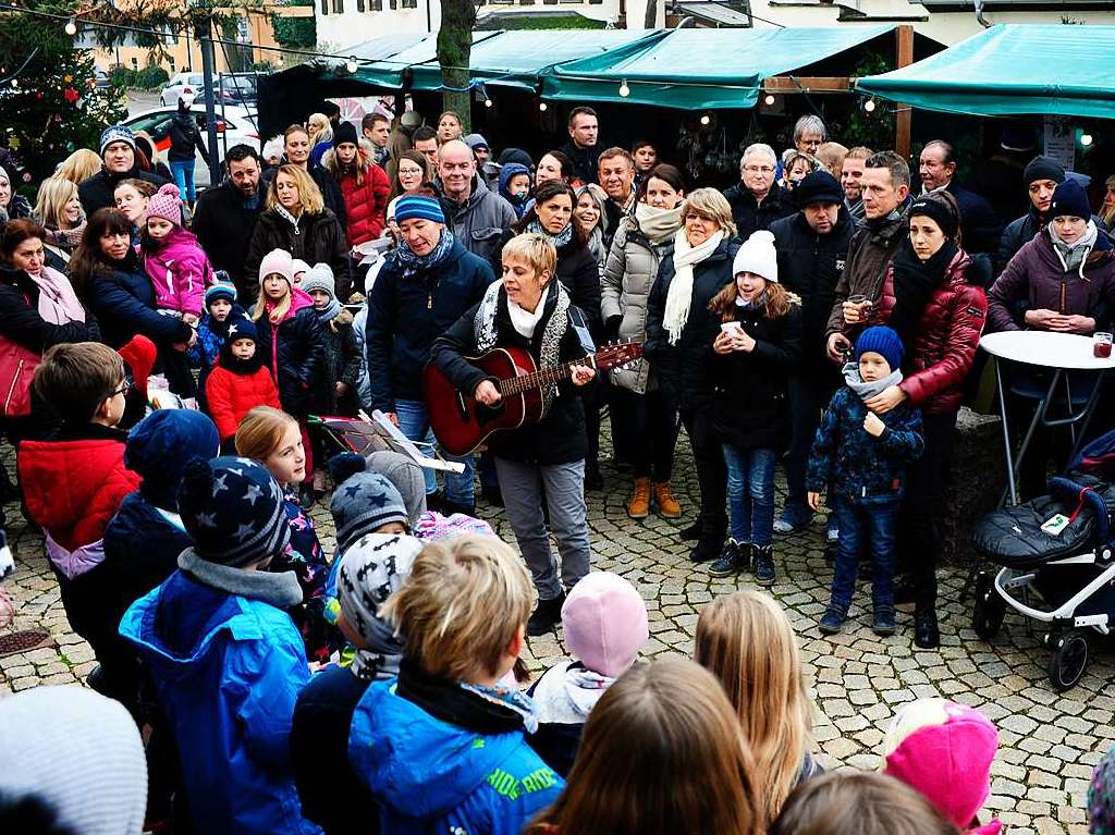 Hauser Vereine und Einrichtungen haben mit ihrem Angebot viele Gste in den Bad Krozinger Ortsteil gelockt.