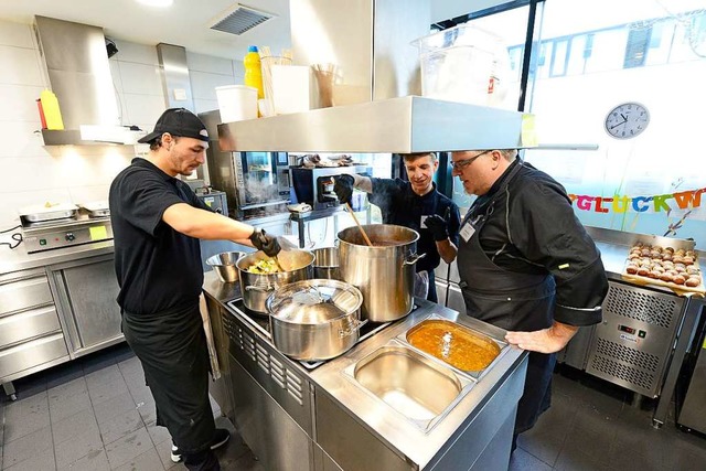 Kochen derzeit gemeinsam in der &#8222...henko und Kchenchef Christian Wegner.  | Foto: Ingo Schneider