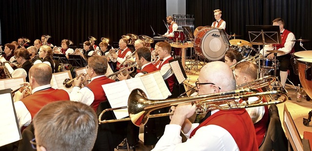 Bei seinem Jahreskonzert weihte der Mu...ld die Bhne im neuen Kulturhaus ein.   | Foto: Horst Dauenhauer