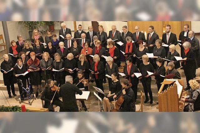 Die Gemeinde singt mit dem Chor