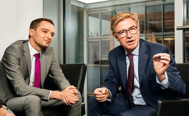 Benjamin Strasser (FDP) im Streitgesprch mit Matern von Marschall (CDU)  | Foto: Christian Schroth 