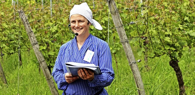 Auch als Stadtfhrerin bringt Winzerin...ssierten die Arbeit im Rebberg nher.   | Foto: Antje Gessner