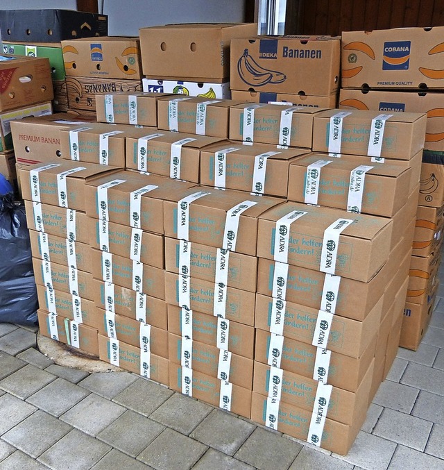 All diese Pakete machen sich auf den Weg nach Bosnien-Herzegowina.  | Foto: Erhard Mller