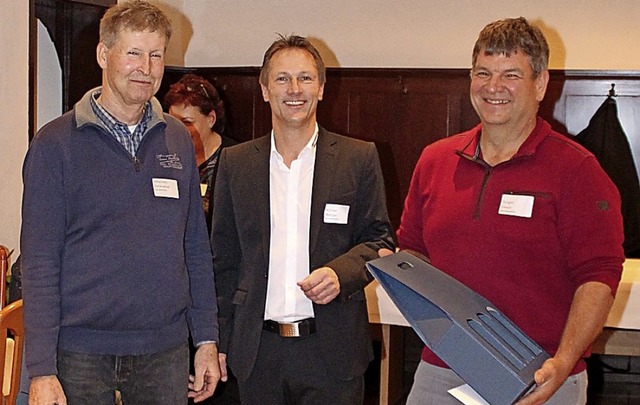 Geschftsfhrer Michael Metzger (Mitte...Dockweiler (links)  und Jrgen Giesin   | Foto: Sascha Schuler