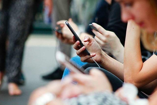 Apps und Strategien, die Dir helfen, weniger Zeit am Smartphone zu sein