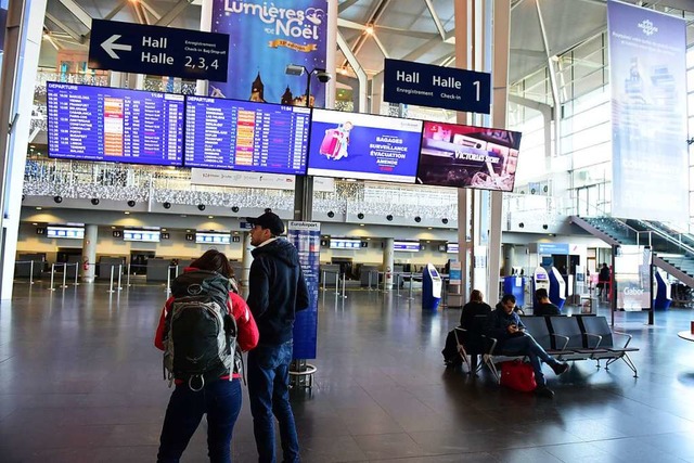 17 Flge mussten am Euroairport wegen des Streiks gestrichen werden.  | Foto: Guy Greder