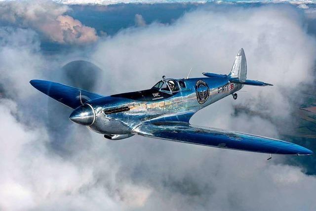 Zwei Piloten umrunden mit Oldtimer-Flugzeug die Erde