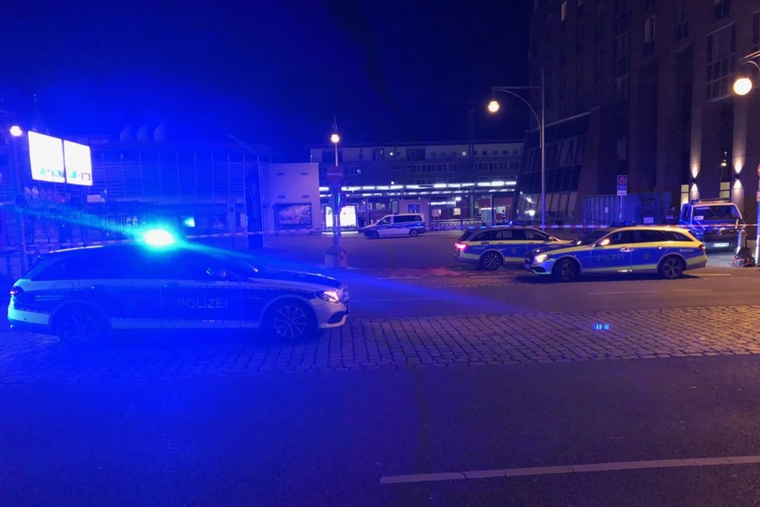 Am Freiburger Hauptbahnhof war am Donn...nd ein groer Polizeieinsatz im Gange.  | Foto: Joachim Rderer