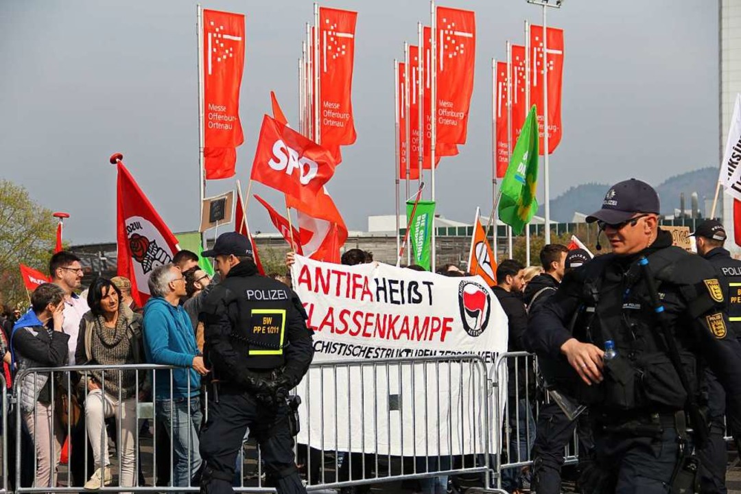 <ppp> als sie 2019 im Europawahlkampf ...berrheinhalle neutral beflaggt. </ppp>  | Foto: Judith Reinbold