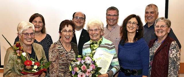 Vorstand des Kirchenchors St. Sebastia... 40-jhrigen Chorgesang geehrt wurde.   | Foto: Horst Dauenhauer