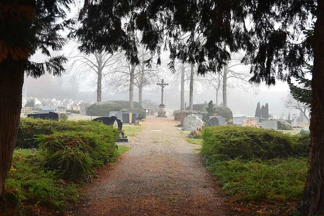 Der Friedhof in Kirchhofen wird der er...er Belag fr die Wege ausgesucht wird.  | Foto: Andrea Gallien