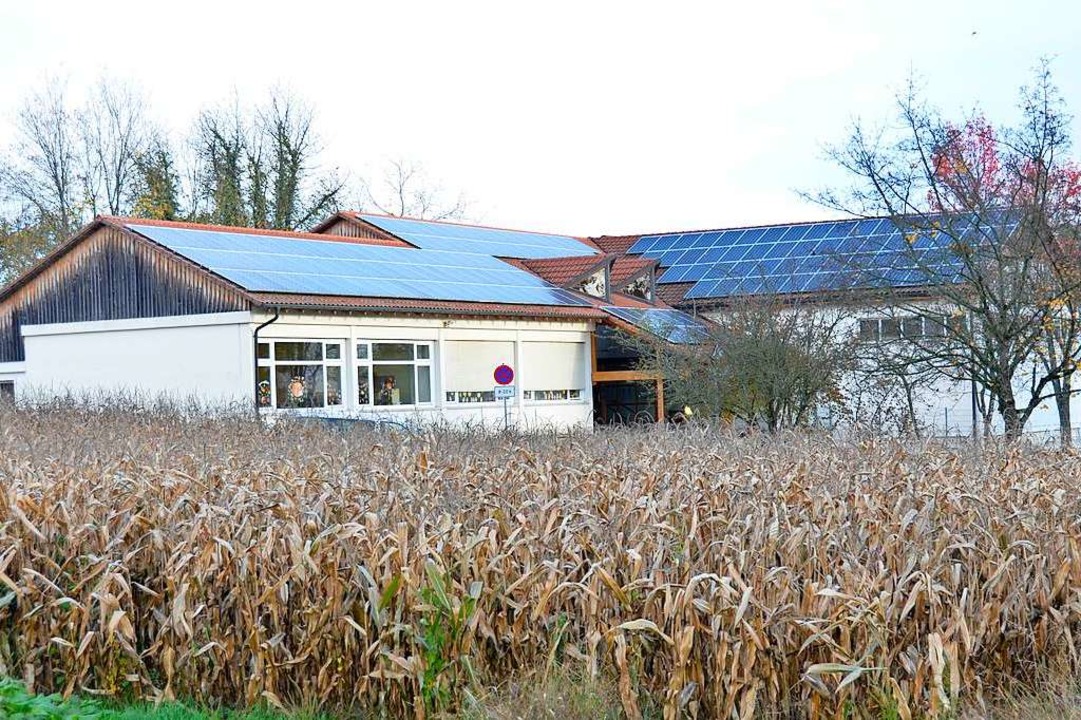 Viele Kommunen nutzen gemeindeeigene D...1; hier die Grundschule in Schallbach.  | Foto: Moritz Lehmann