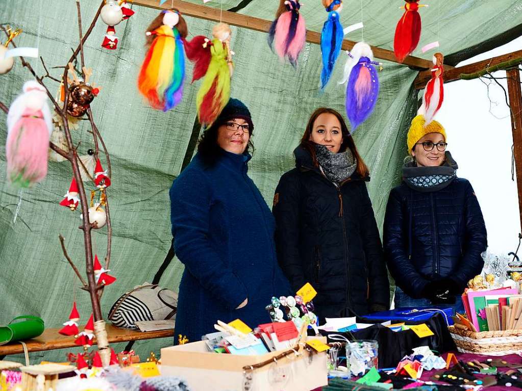 Weihnachtlicher Lichterglanz in mittelalterliche Gassen lockte die Besucher wieder zuhauf in die Staufener Altstadt. Die Angebote der rund 100 Buden von Vereinen und rtlichen Geschften waren entsprechend gut frequentiert.