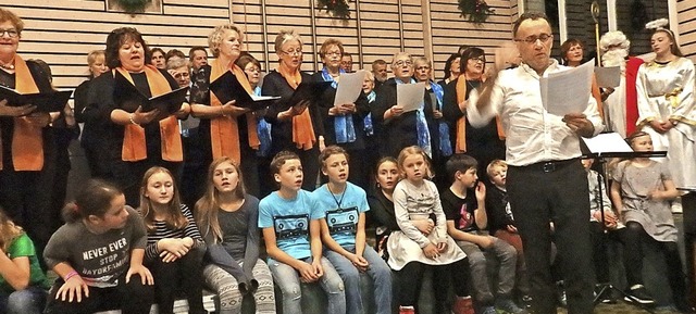 Der Gemischte Chor Schweighof (Leitung...gverein Dattingen ein tolles Programm.  | Foto: Bianca Flier