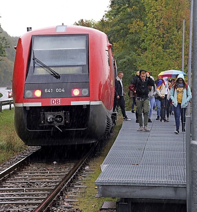 Mit einem verbesserten Angebot startet...t der Zug von Waldshut bis Sthlingen.  | Foto:  Gerald Edinger