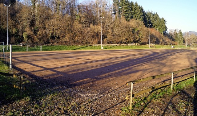 Der FC Kandern mchte seinen Hartplatz zum Kunstrasenplatz umbauen.  | Foto: Silke Hartenstein